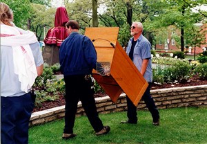 Image description is not available for 2000.366